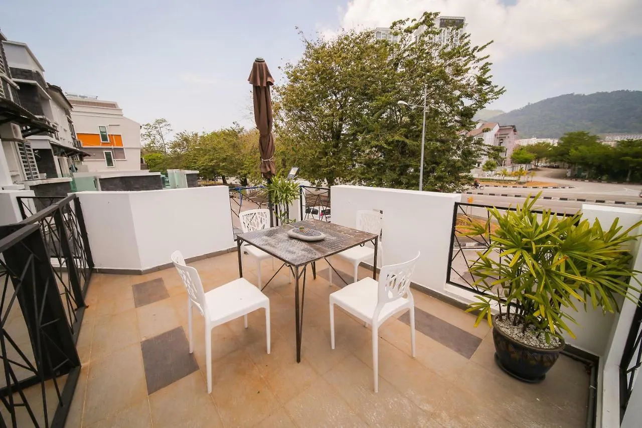 Female Dorm @ The Lov Penang Bed and Breakfast Bayan Lepas Bed & Breakfast
